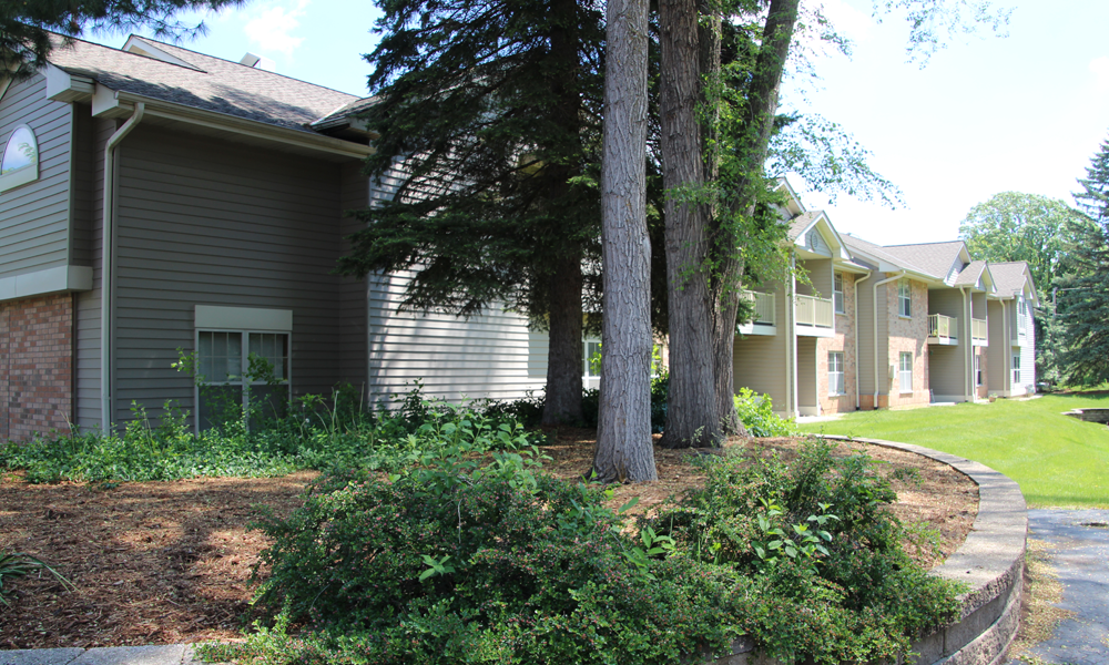 The Woods Apartments JBJ Companies, Inc.