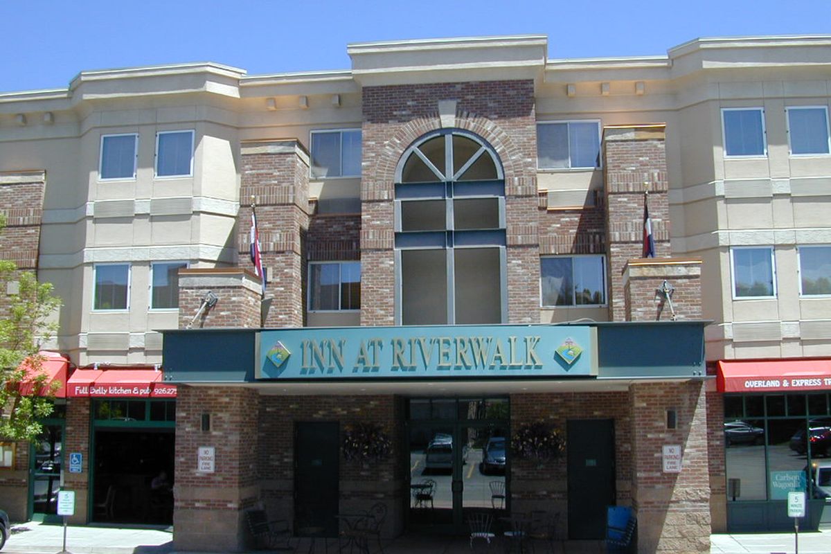 River Centre BAUR & ASSOCIATES