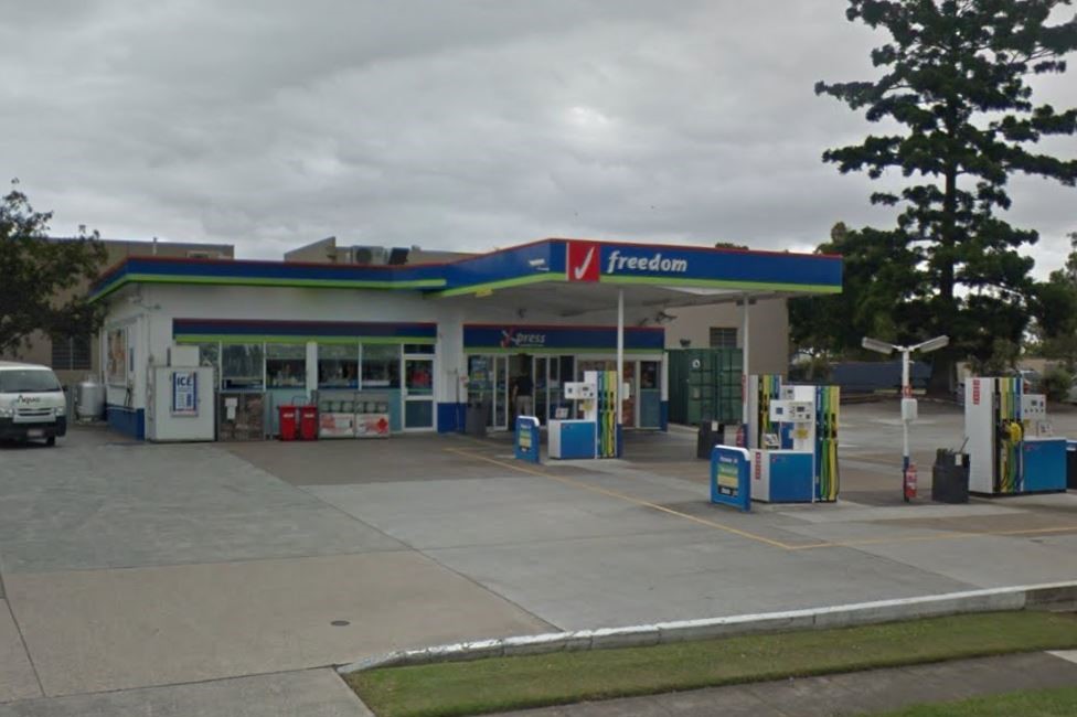 2012 OCTOBER FREEDOM FUEL ROCKLEA QLD PETROLEUM TANK TECHNOLOGIES