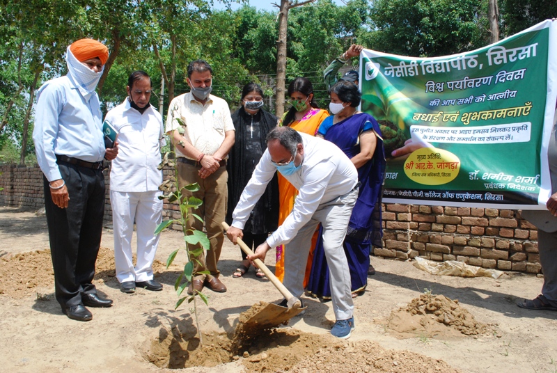Tree plantation on world Environment day 05062021 JCD Memorial (PG