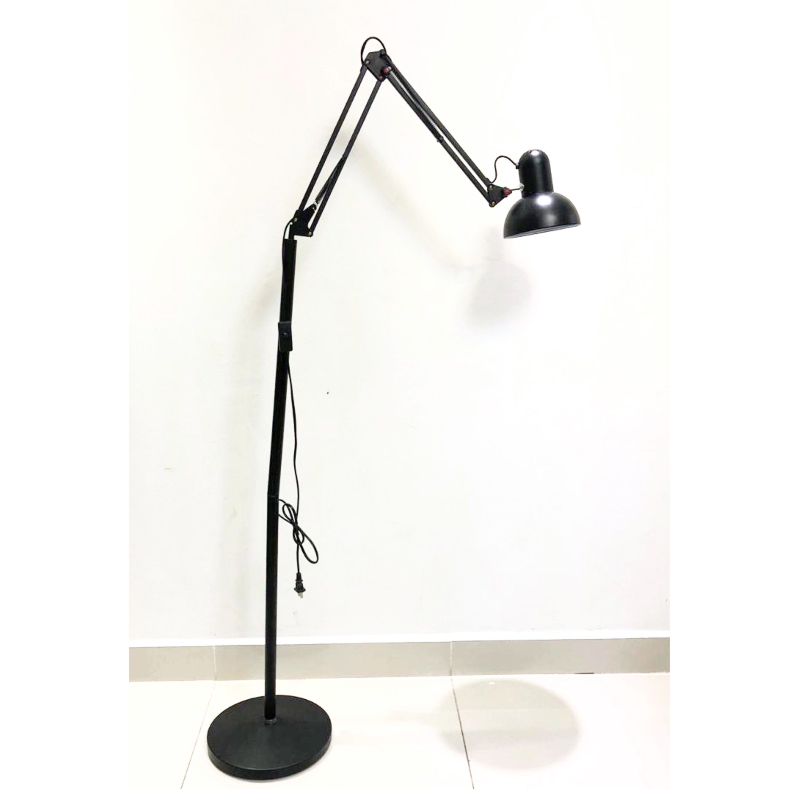 Lámpara de piso JC Golden Supply