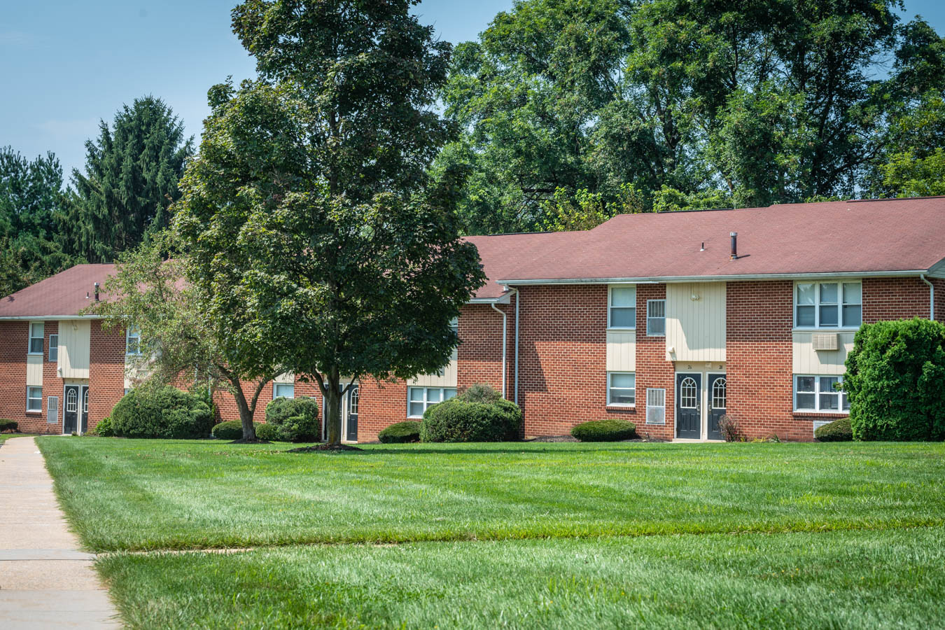 Photos and Gallery of Colebrook Apartments in Lancaster PA