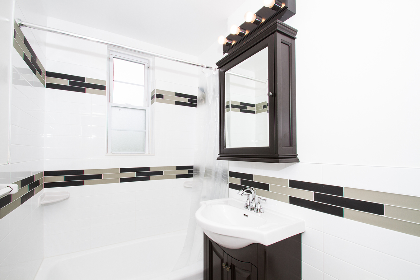 Photo Gallery & 3D Tour of Parktowne Apartments Highland Park Rentals