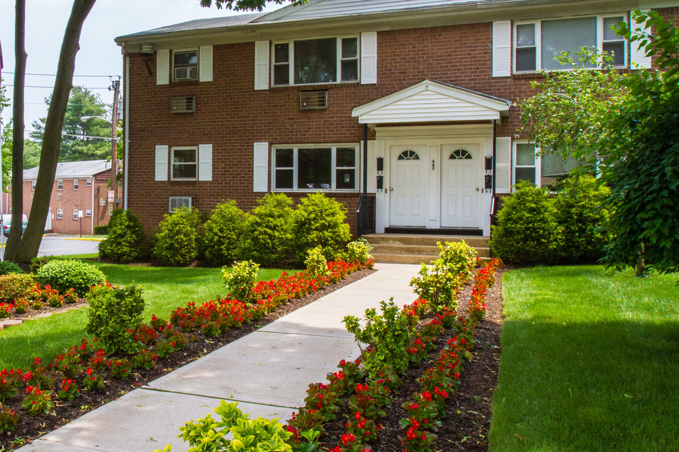 Photos & 3D Tours of Douglass Gardens Apartments in Somerset NJ