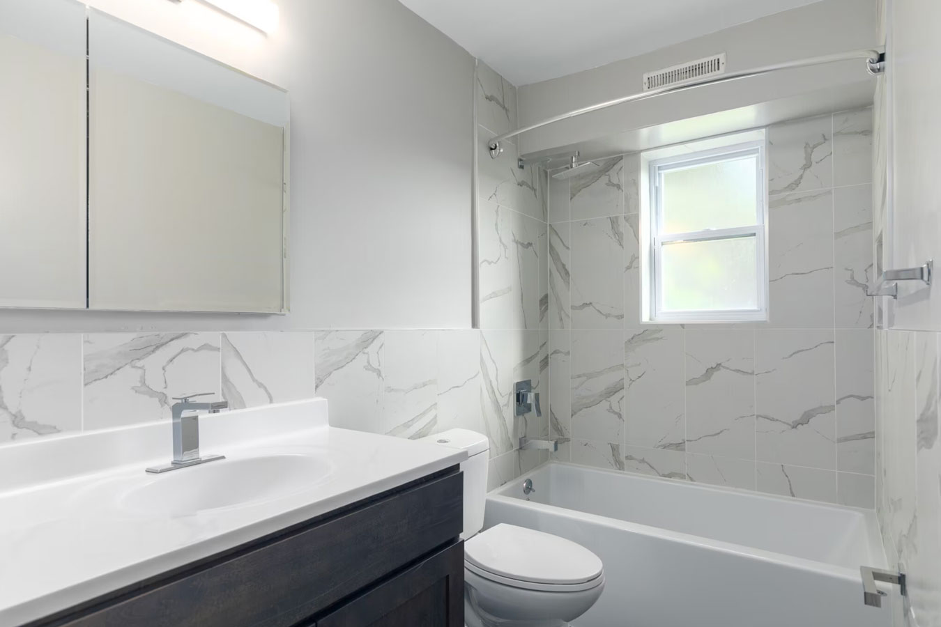 Photos & 3D Tours of Barrett Country Club in Kendall Park, NJ