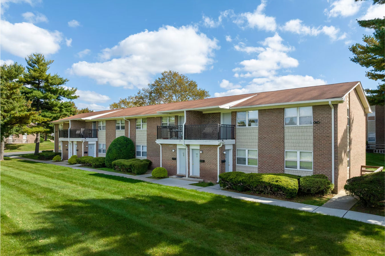 Photos & 3D Tours of Barrett Country Club in Kendall Park, NJ