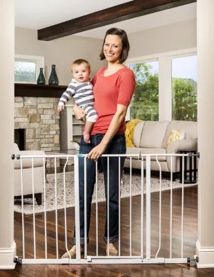 Regalo Easy Open Extra Wide Metal Walk-Through Gate, Color: White
