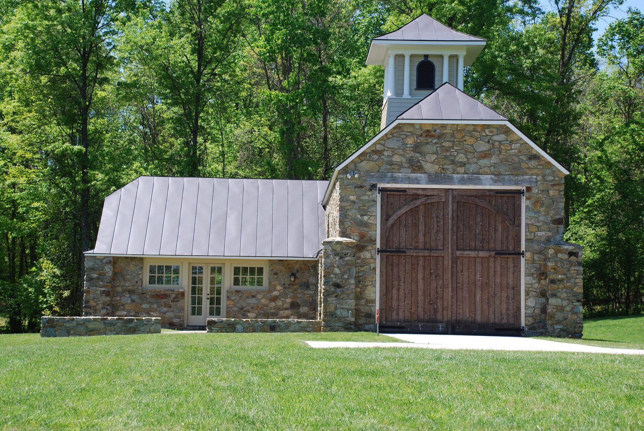 J.D. Eicher Builder, Inc. Helicopter Barn Middleburg, Virginia