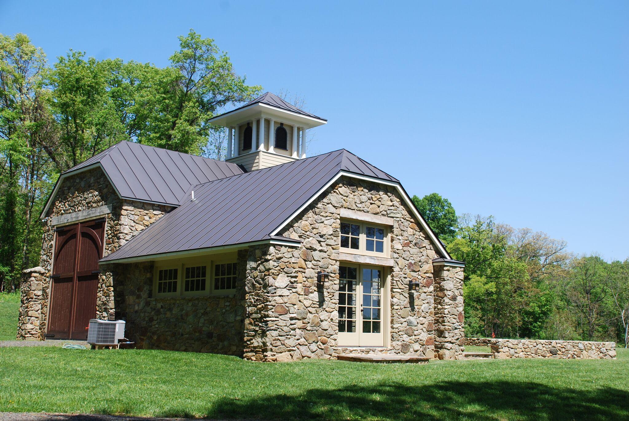 J.D. Eicher Builder, Inc. Helicopter Barn Middleburg, Virginia