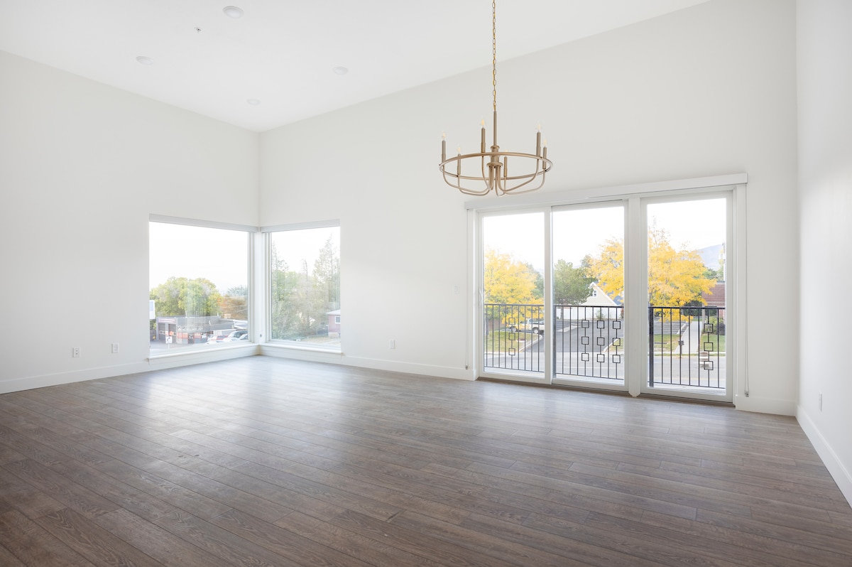 33 Views / Millcreek Apartments J Development