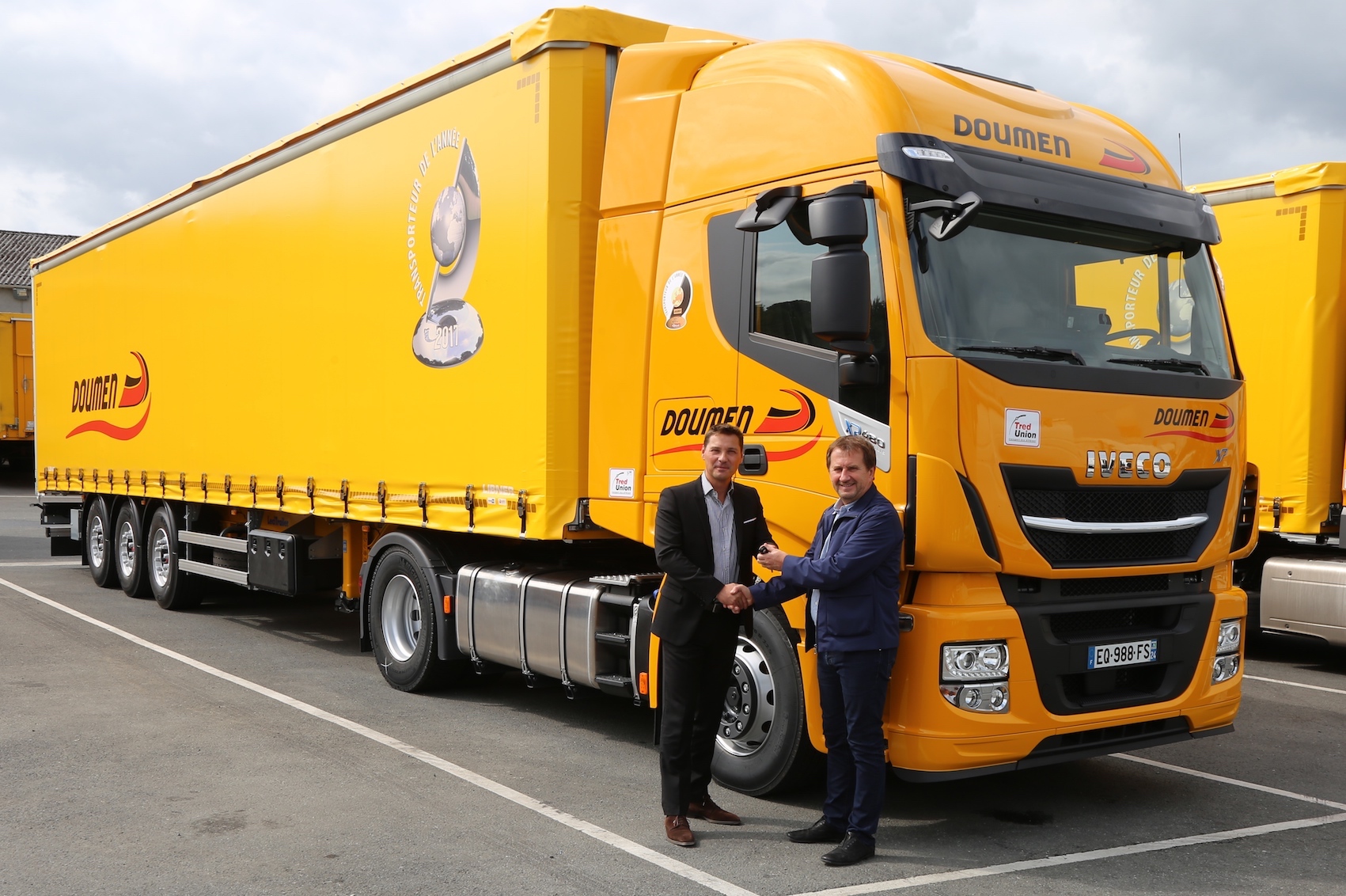 Le groupe Doumen reçoit un nouvel Iveco Stralis