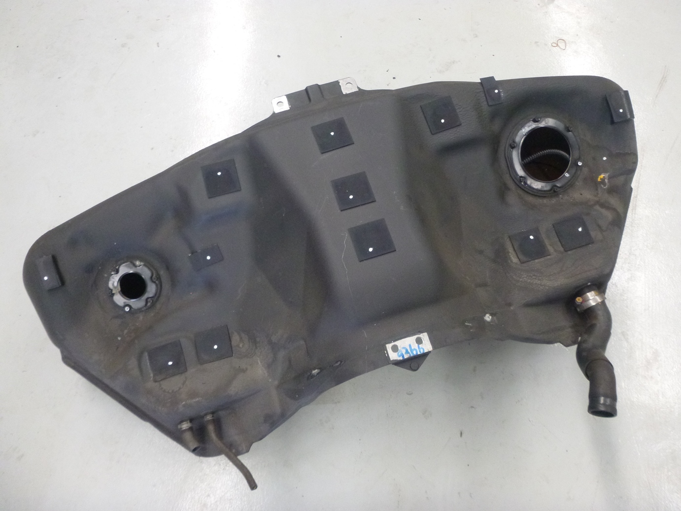 Nissan gtr fuel tank capacity