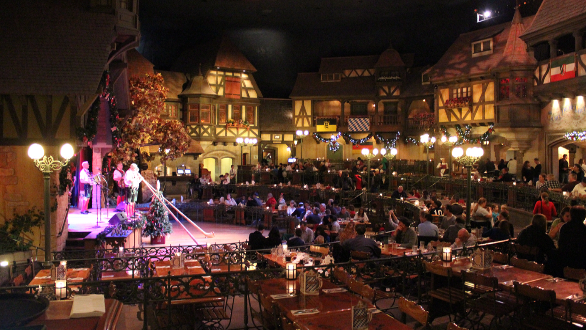 MouseSteps Weekly Show 35 Dining SeaWorld, Epcot’s Germany Pavilion