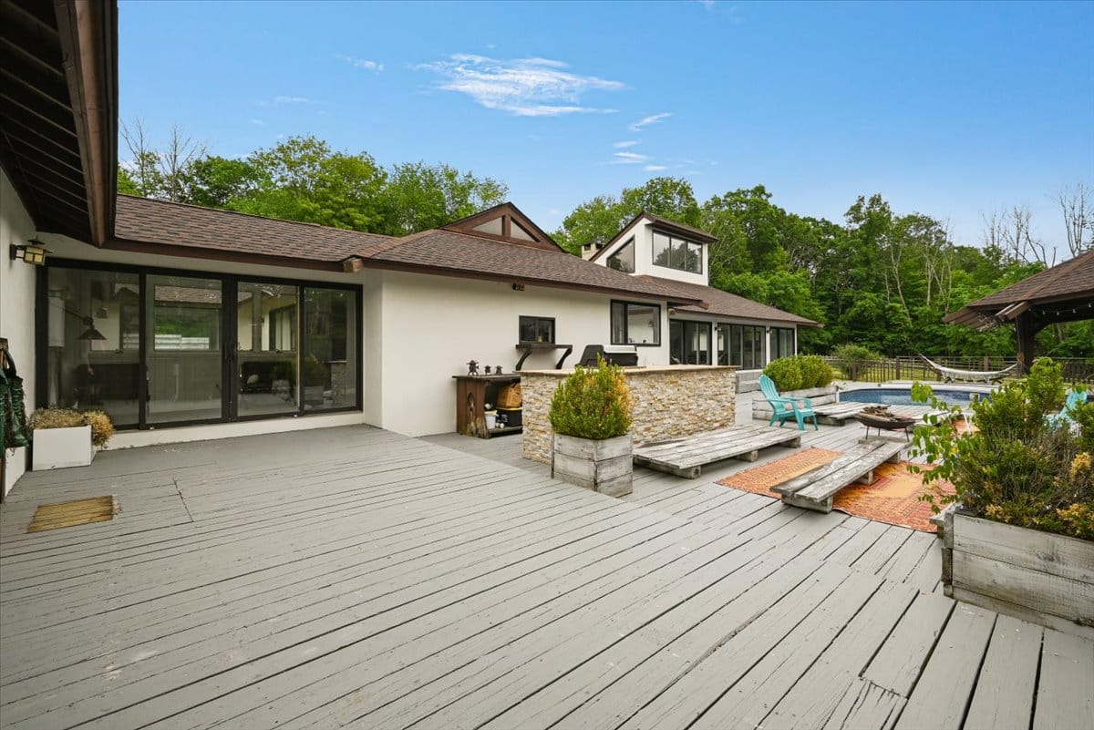 10 Paradise Lane, Warwick School District