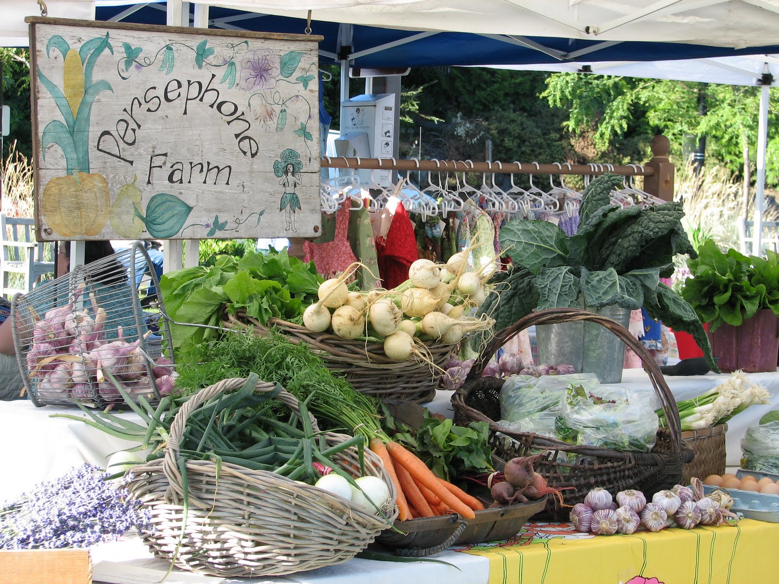 Bainbridge Farmer’s Market Returns to Town Square Jen Pells