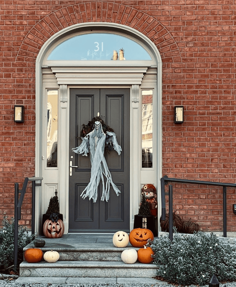 25 Spooktacular Halloween Door Decorations To Wow Trickortreaters And