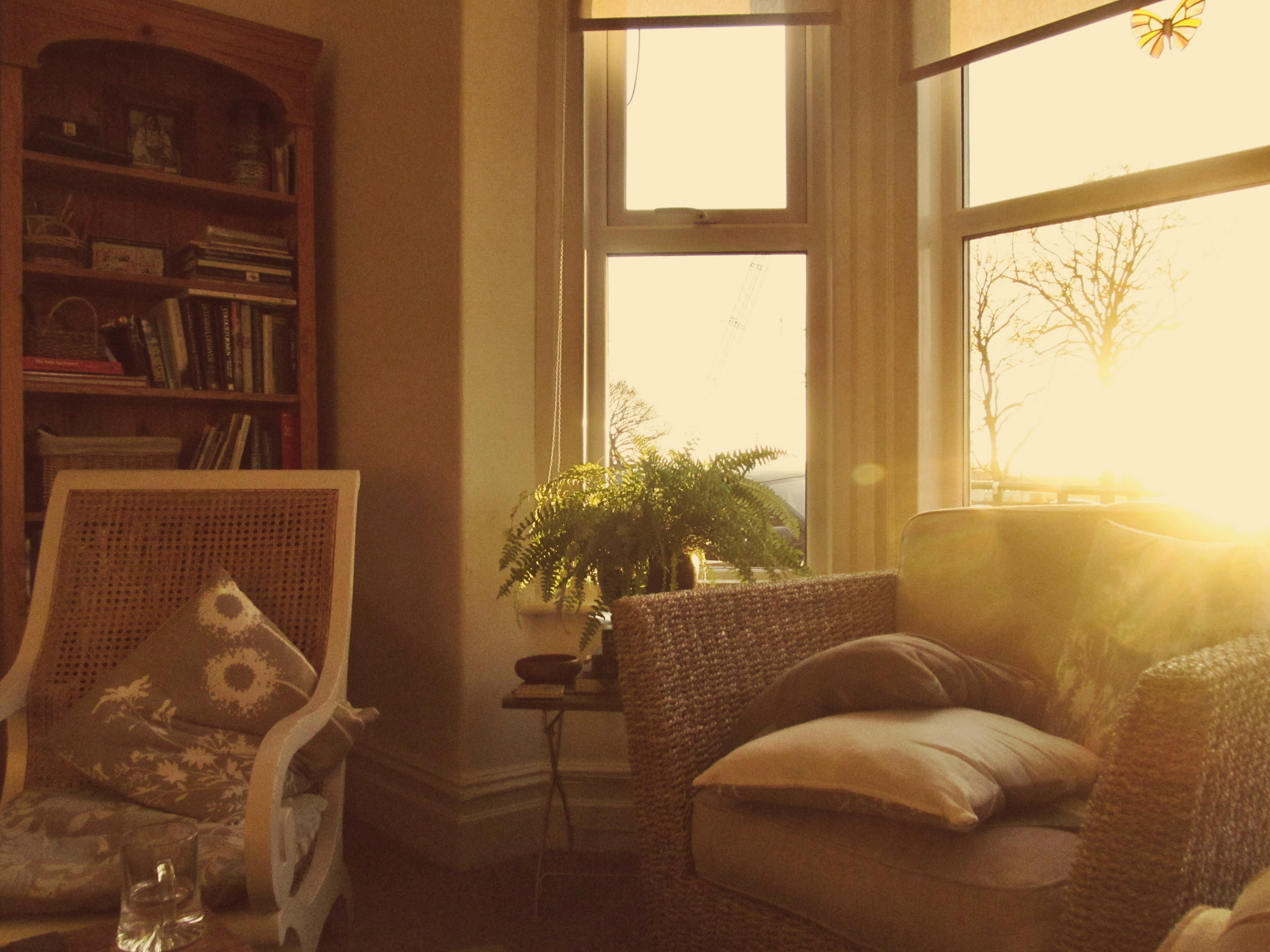 10 Incredible Yellow Aesthetic Bedroom Decorating Ideas