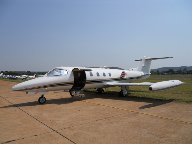 Learjet 25D - Jet Advisors