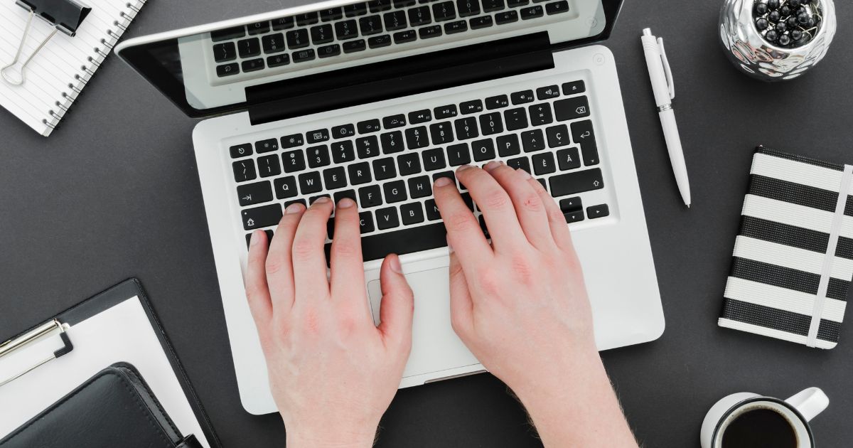 7 Cara Mudah Mengatasi Keyboard Laptop Mengetik Sendiri!