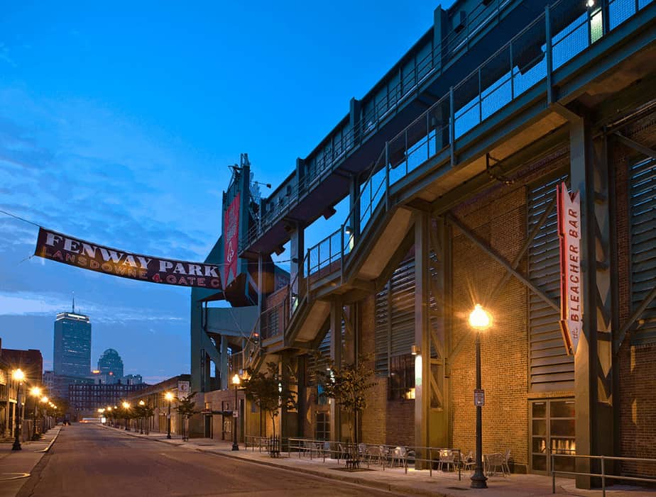 Cheers To Our Top 5 Sports Bars In Boston Jetsetty