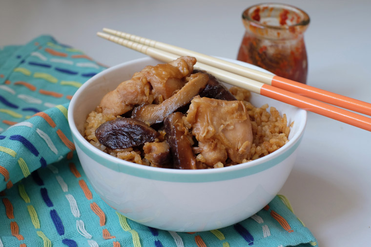 Very easy 'claypot' chicken rice in rice cooker (6 ingredients) JewelPie