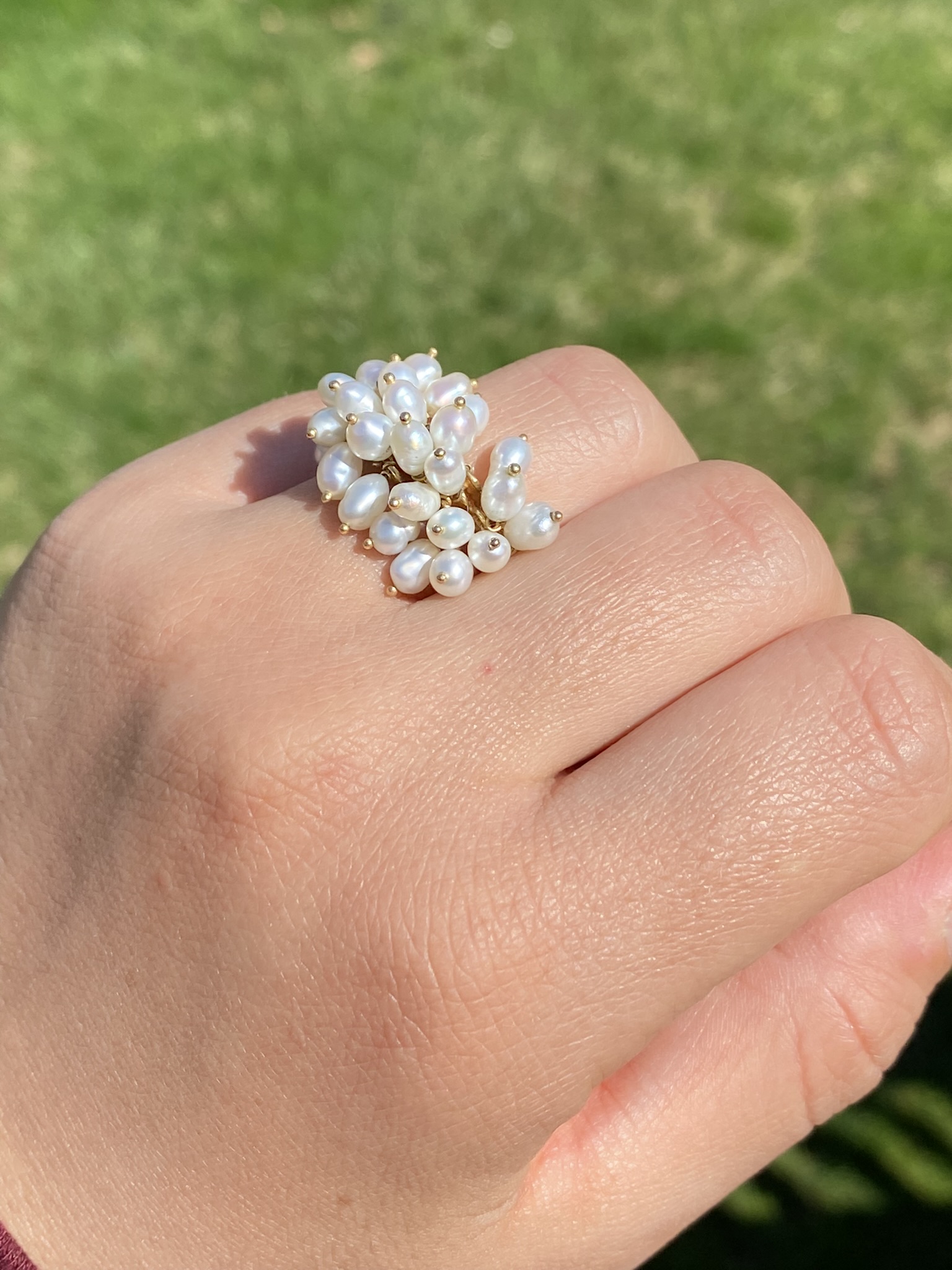 The Nukarni Dangling Pearl ring in Yellow Gold Jewelry Memo