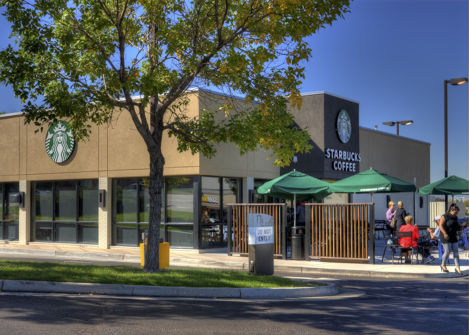 Quebec Village Shopping Center JG Management