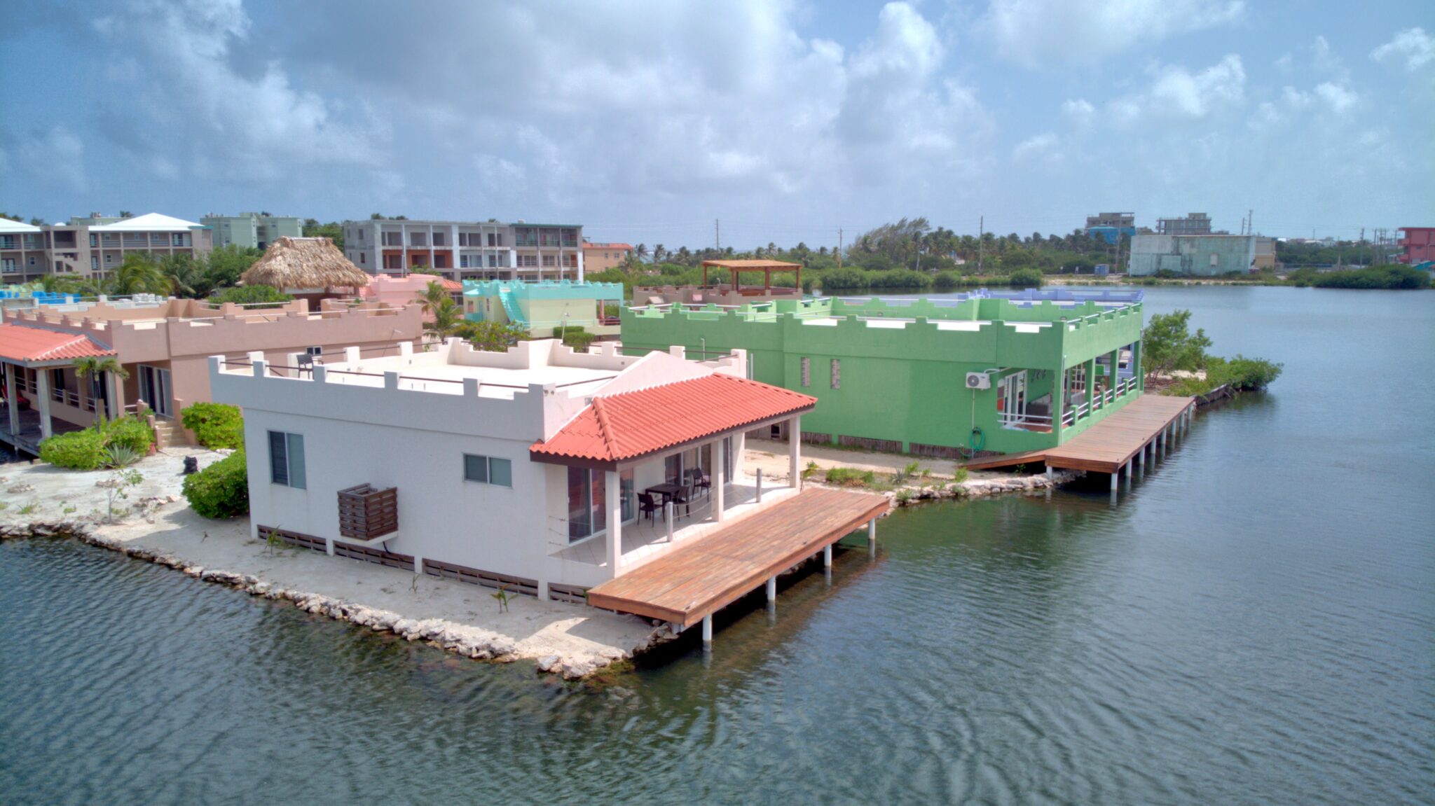 Long Term Rentals Waterfront Condos & Villas WhatsApp +5016102731