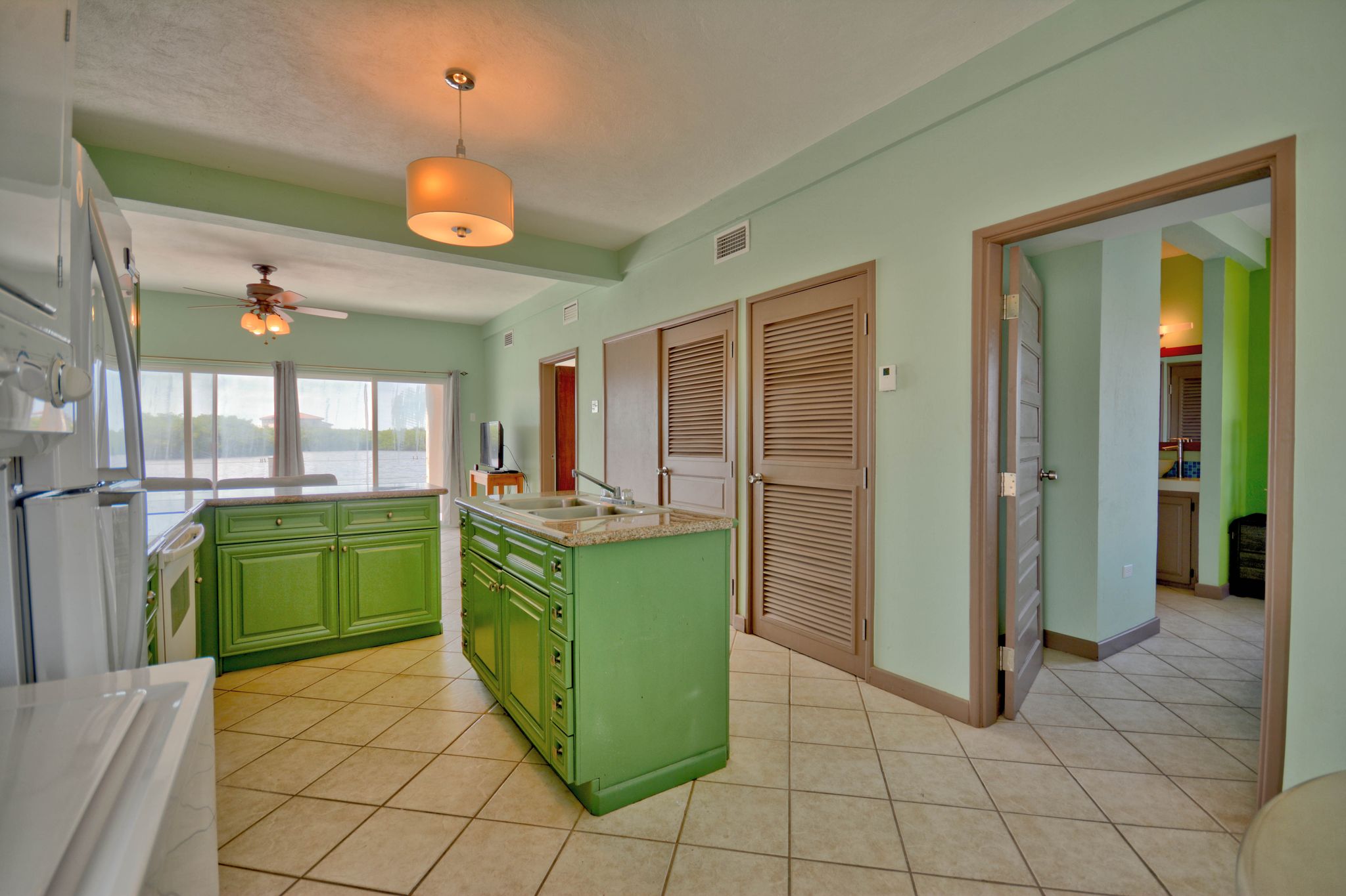 Long Term Rentals Waterfront Condos & Villas WhatsApp +5016102731