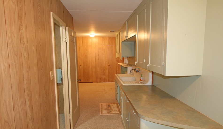 1401 28th Street Hondo, Texas J. Gruber Properties