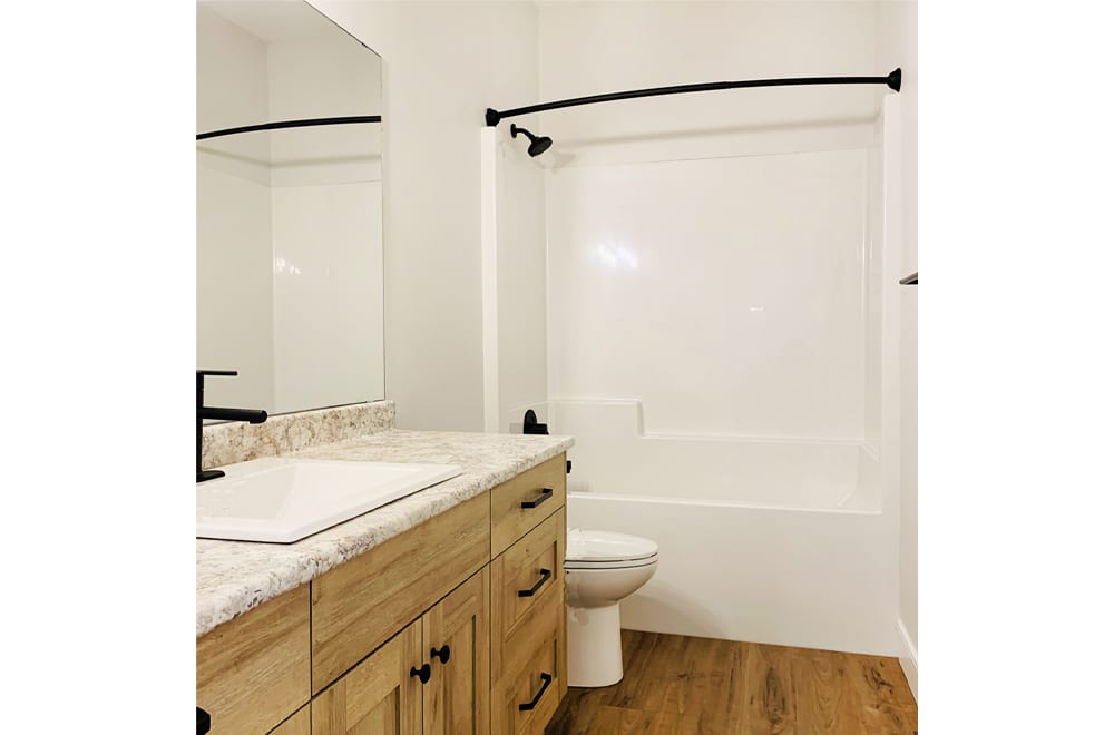 Kohler Hytec Bathcove 1piece 60" Tub/shower Right Hand Drain J&H