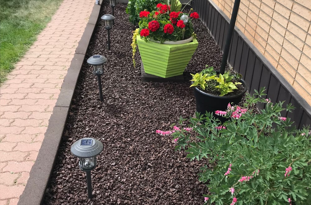 Recycled Rubber Mulch Nuggets J&H Builder's Warehouse