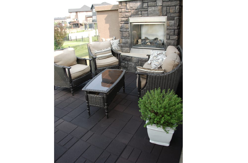 Signature Recycled Rubber Patio Block J&H Builder's Warehouse