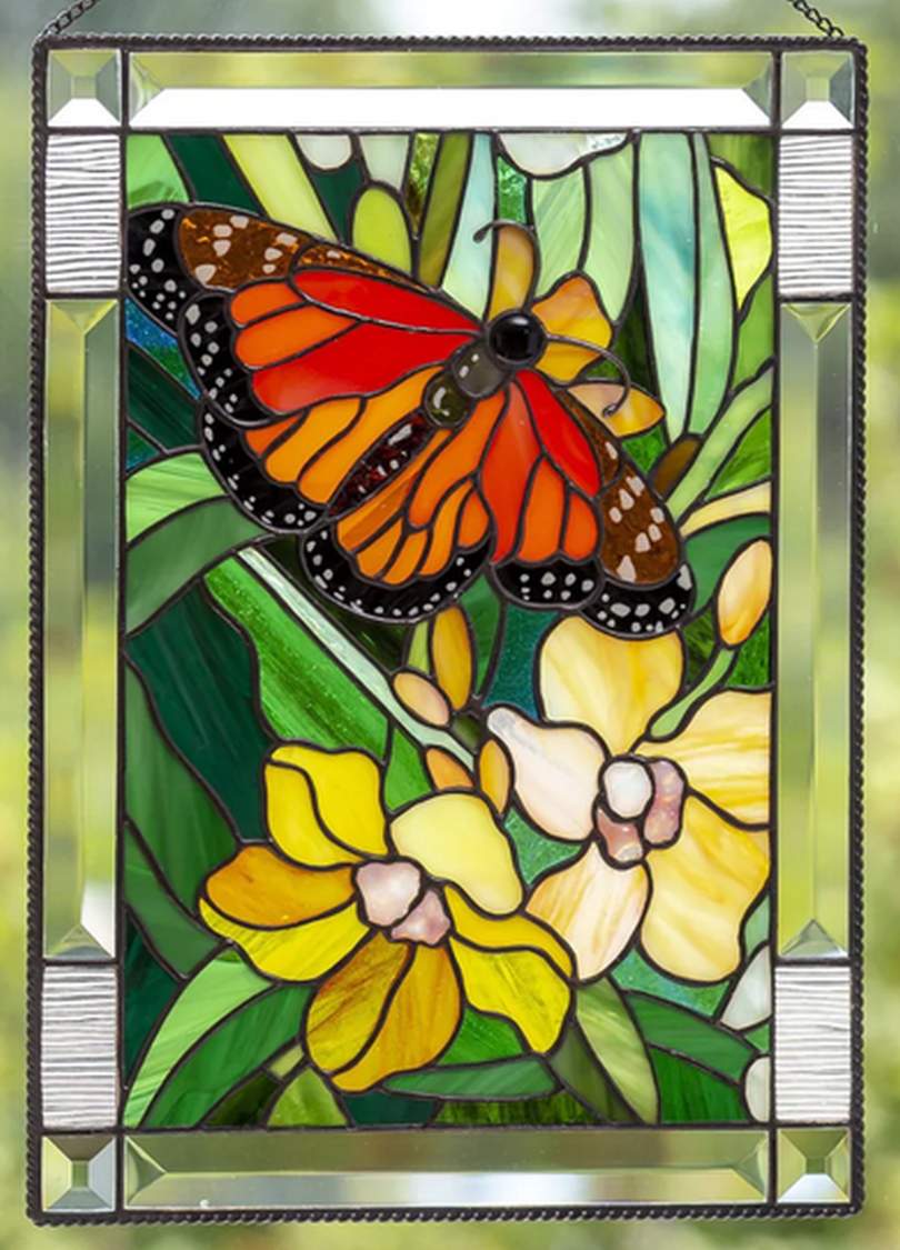 Solve Lovely stained glass window! jigsaw puzzle online with 54 pieces