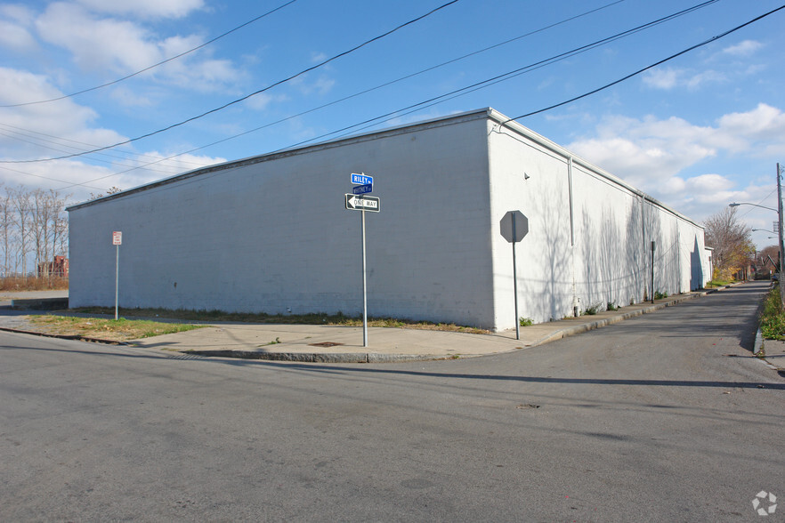 Industrial Building FOR SALE