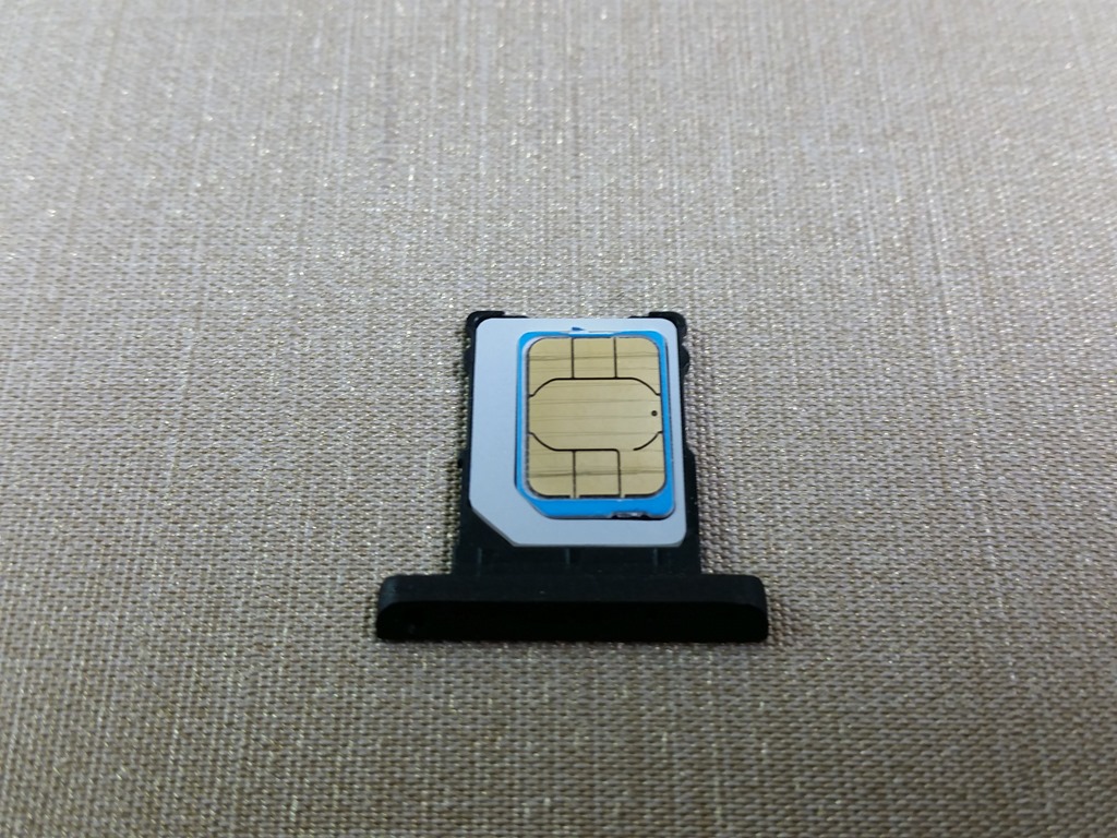 カードアダプタを使ってnanosimをmicrosimのサイズに変更 これで Nexus7の3g通信も可能になりました もちろん スマホでのlte通信もできます 人生一度 腰椎破裂骨折にも負けない