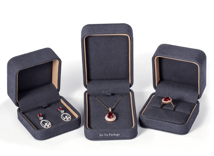 How does Velvet Lining Protect Jewelry from Tarnish, Scratches, and