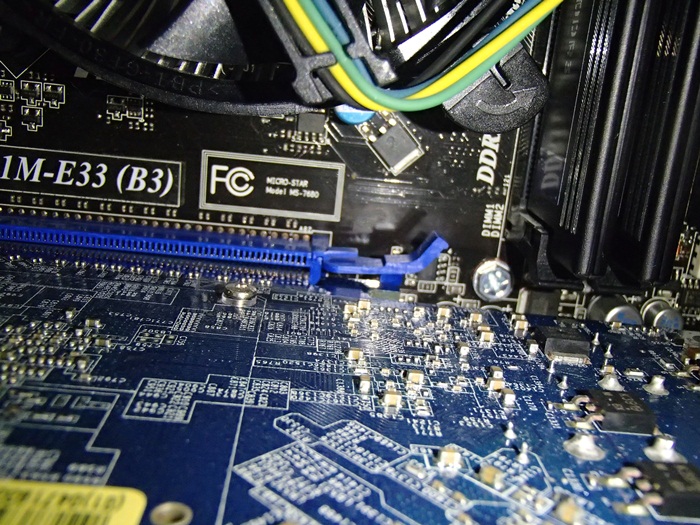 自作PCのグラフィックボードなどの拡張ボードの取り付け！PCI Expressって何？PCIE電源ケーブルなど補助