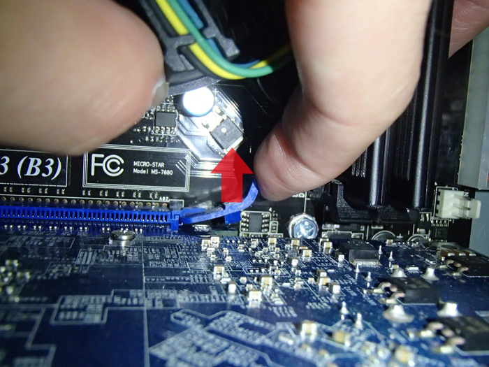 自作PCのグラフィックボードなどの拡張ボードの取り付け！PCI Expressって何？PCIE電源ケーブルなど補助
