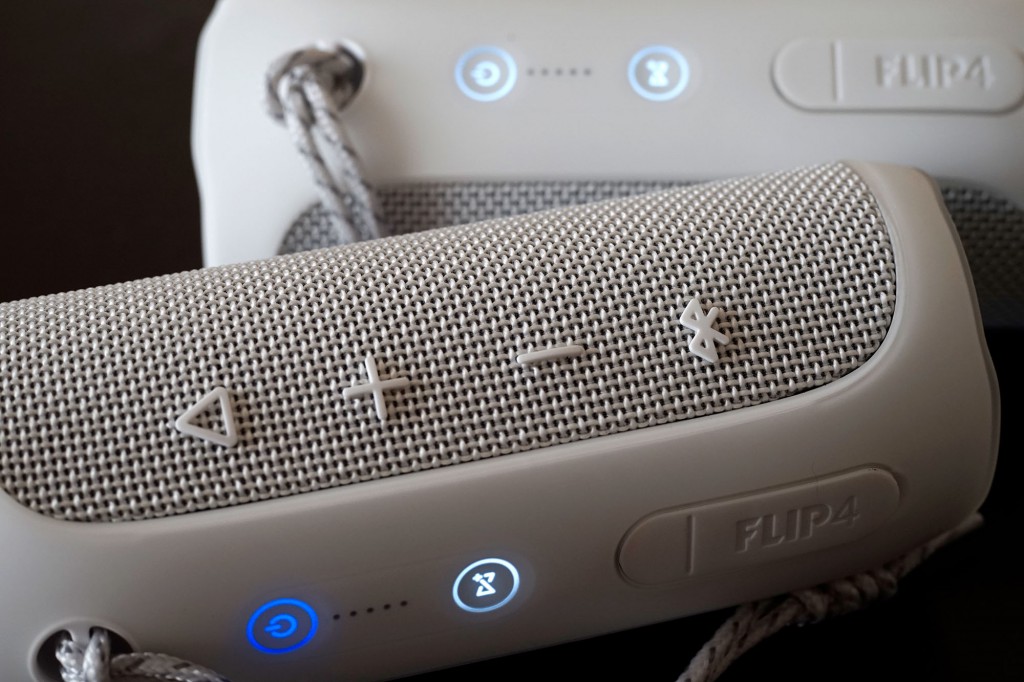 JBLの「FLIP4」を2台揃えると、更に素敵なことが起こる jittodesign blog