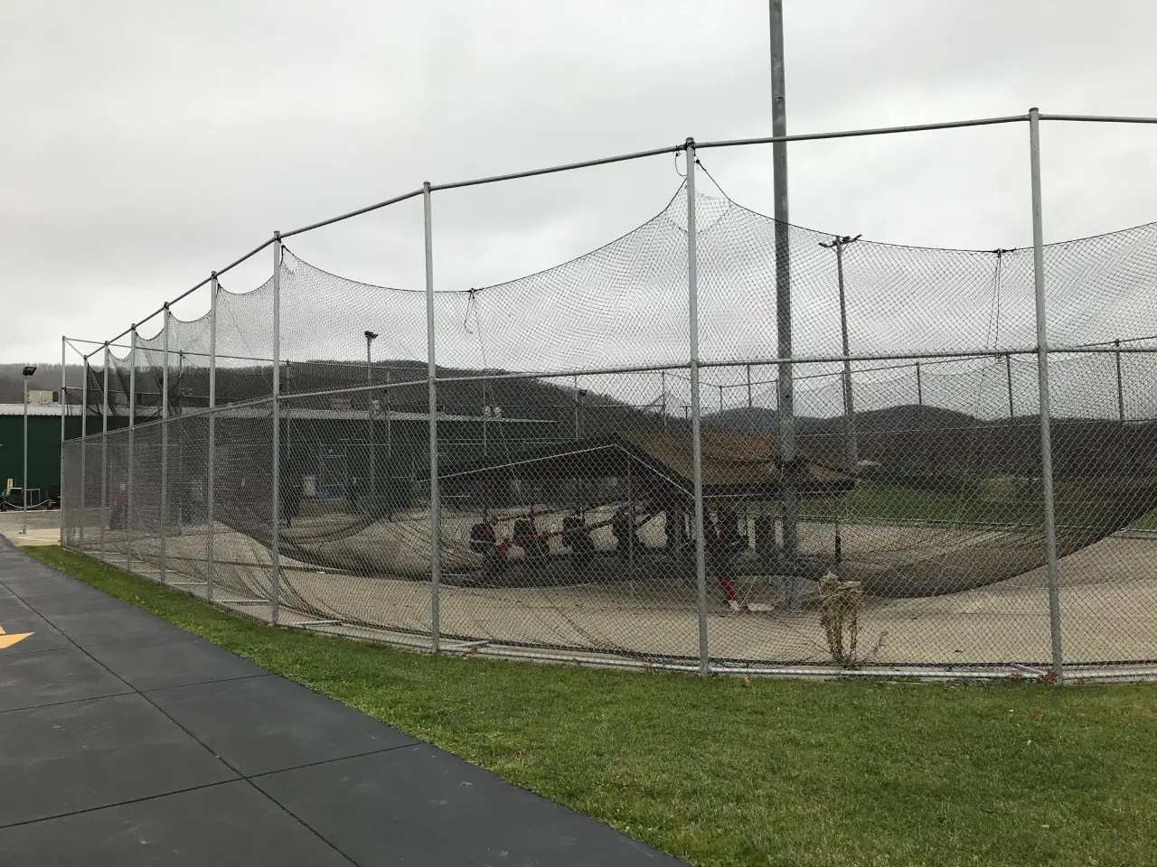 Automated Batting Cage w/ 6 ABC pitching machines, netting system