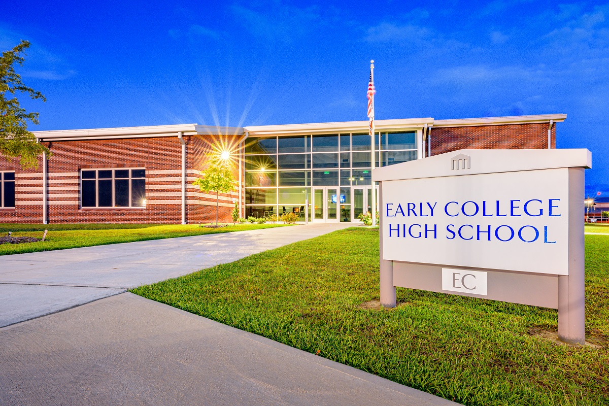 Pitt County Schools Early College High School JKF Architecture