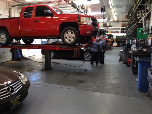 JL Auto Center – Your Paint and Body Shop Experts!