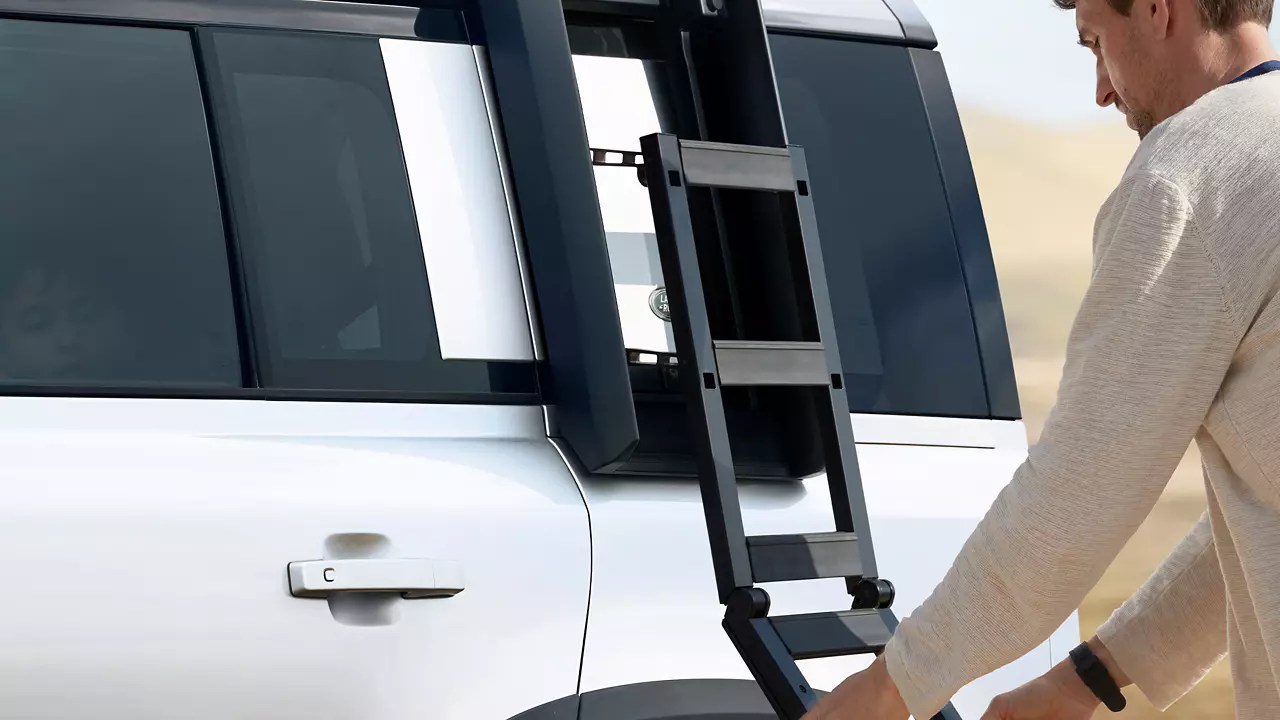 Discovery Sport | Versatile compact SUV | Discovery