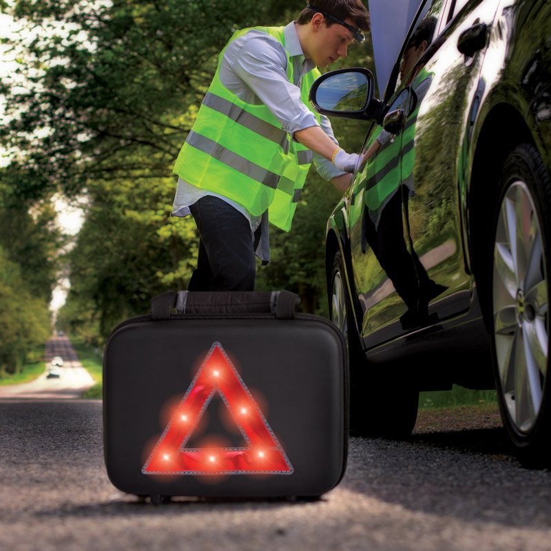 7 PIECE ROADSIDE EMERGENCY KIT Jlrgear