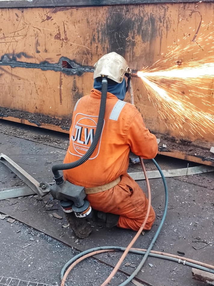 A Week in the Life of JLW Solutions JLW Solutions Multi Tool, Multi Service, Every Job