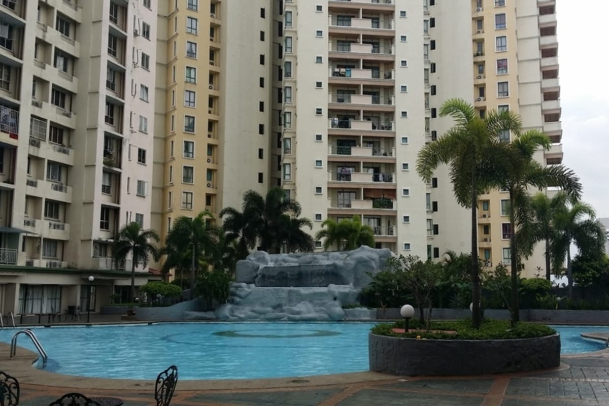 Gurney Heights Condominium JMB