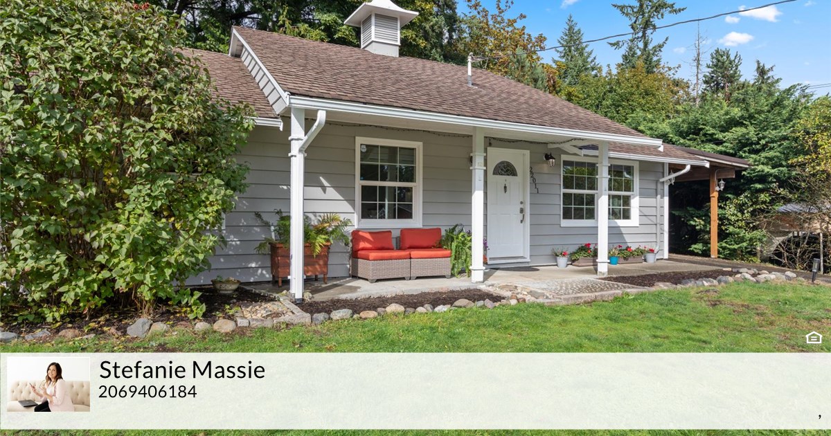 22011 Locust Pl, Lynnwood, WA 98036