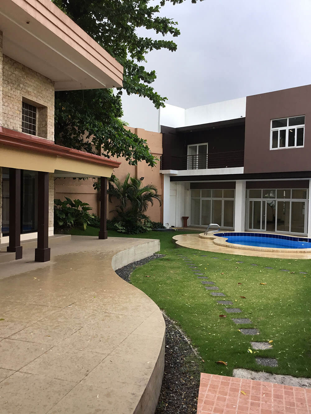 BRAND NEW MODERN HOUSE WITH POOL IN BLUE RIDGE B QUEZON CITY jml2realty