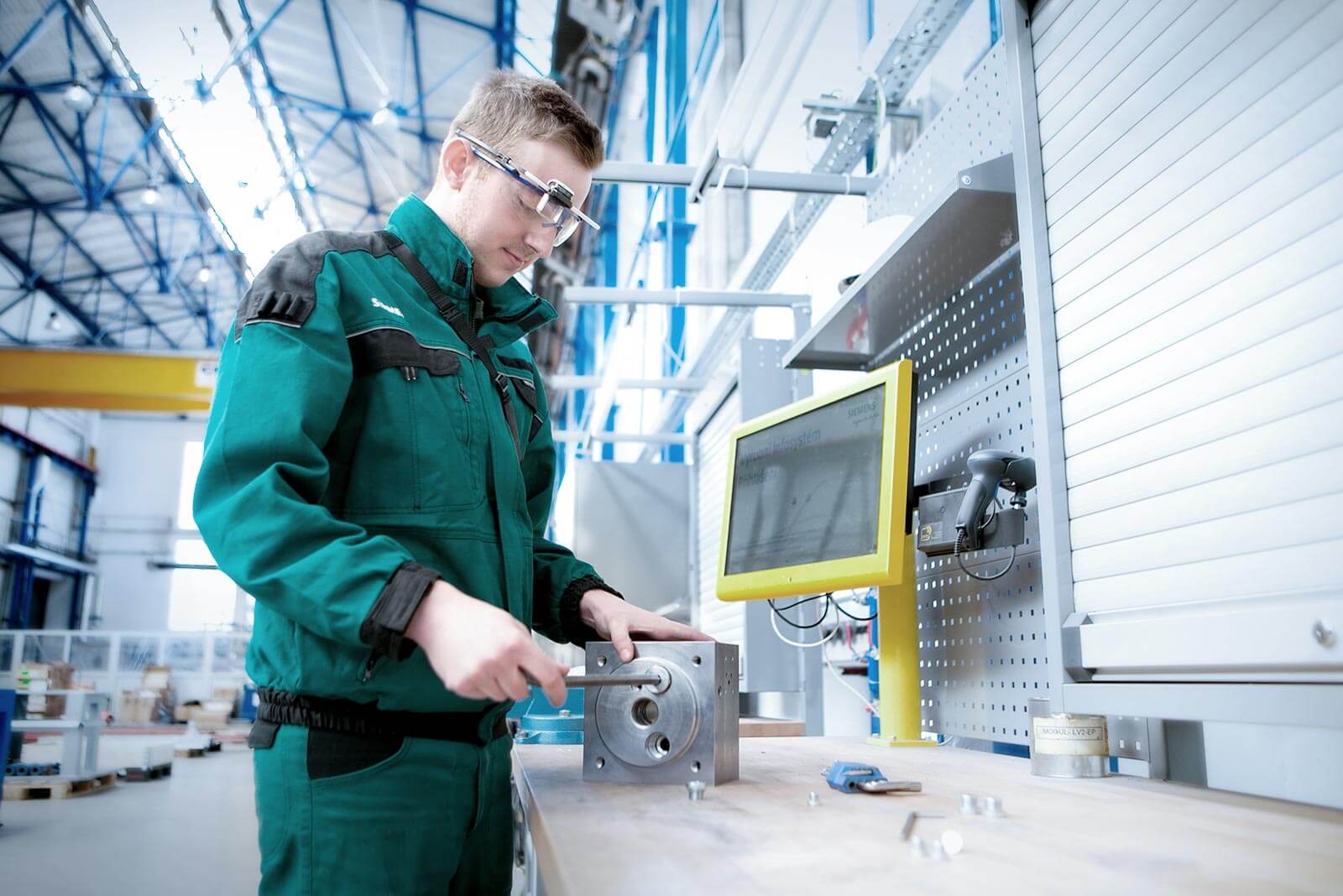 The all new smart glasses for industry a test Job Wizards